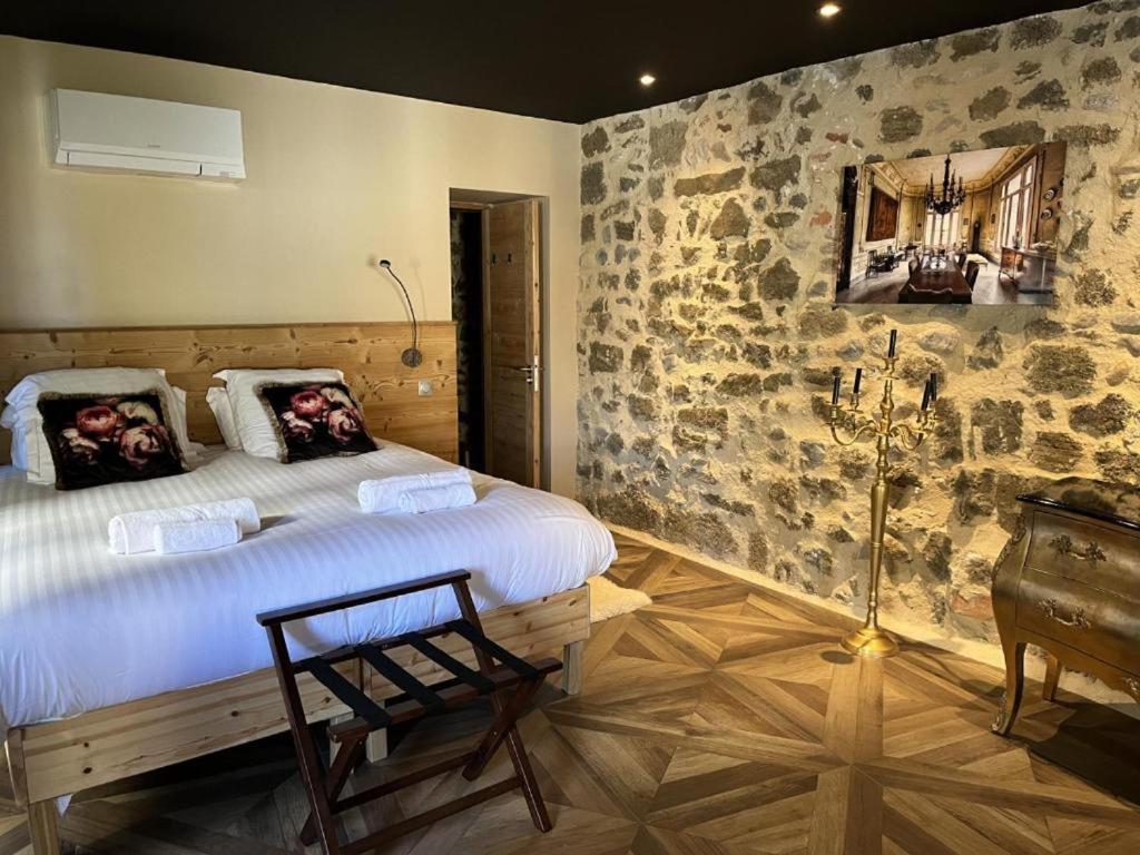 Le 19 Chambre Chapelle 43M2 - Centre Historique - Clim Otel Langeac Dış mekan fotoğraf